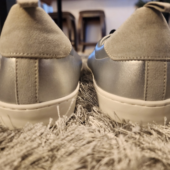 GAP womes sneakers - Picture 3 of 4